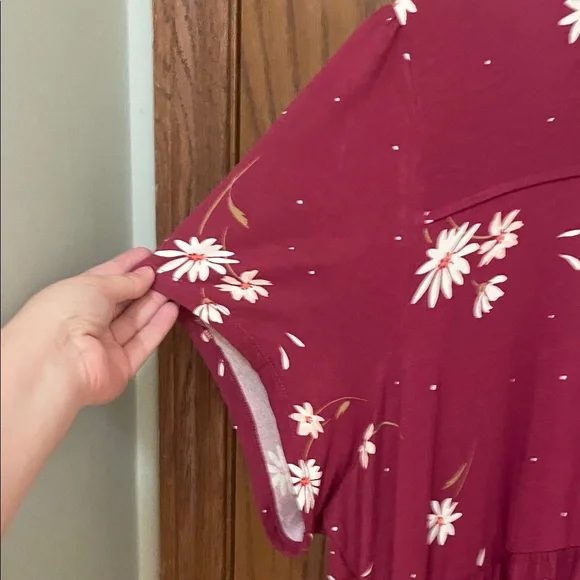 TORRID NWT Women’s Size 4 (26/28) Red Babydoll Dress with Cream Floral Design - Picture 5 of 6